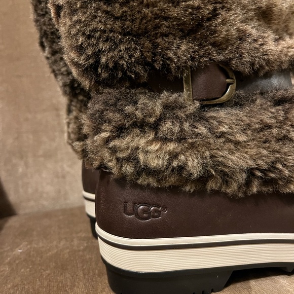 Women’s of boots, size 7, leather and sheepskin - Picture 3 of 4